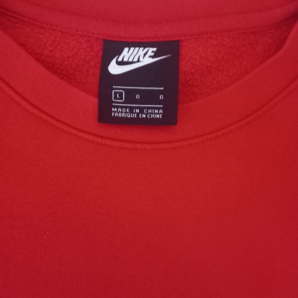 Nike / Large / Red / Sweatshirt - Picture 5 of 5